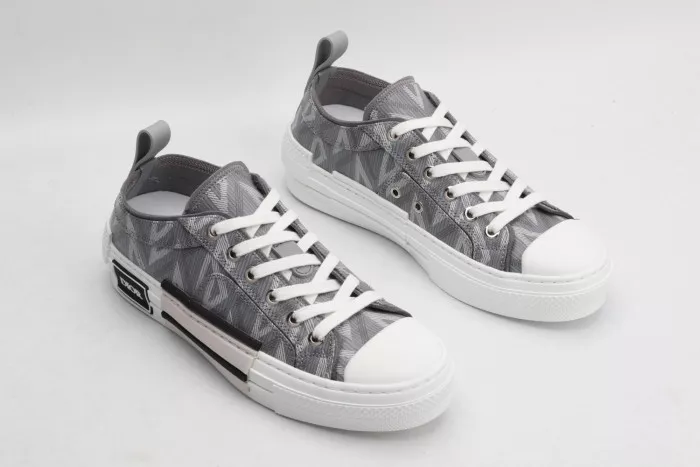 DR B23 Sneakers 0113