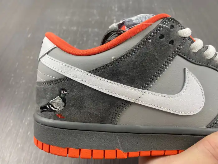 Nike SB Dunk Low Staple NYC Pigeon 304292-011 0123