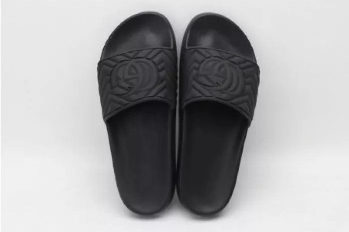 GUCC SLIPPERS ALL BLACK 0117