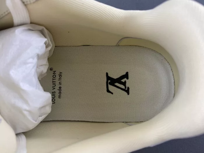 LV TRAINER SNEAKER 24052406 0118