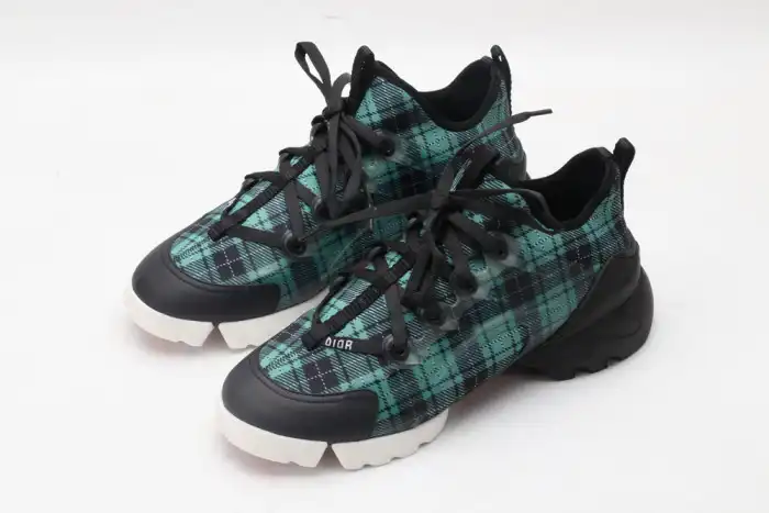 DR-CONNECT GREEN PLAID 0128