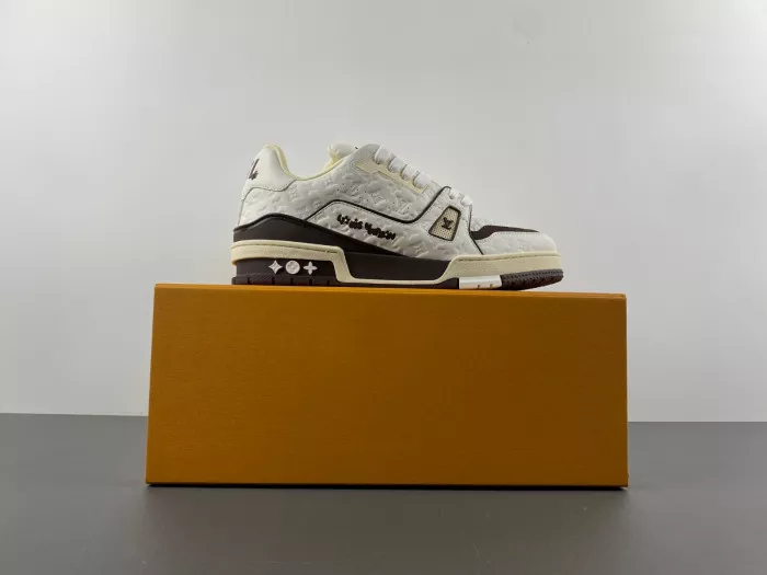 LV TRAINER SNEAKER 24052406 0118