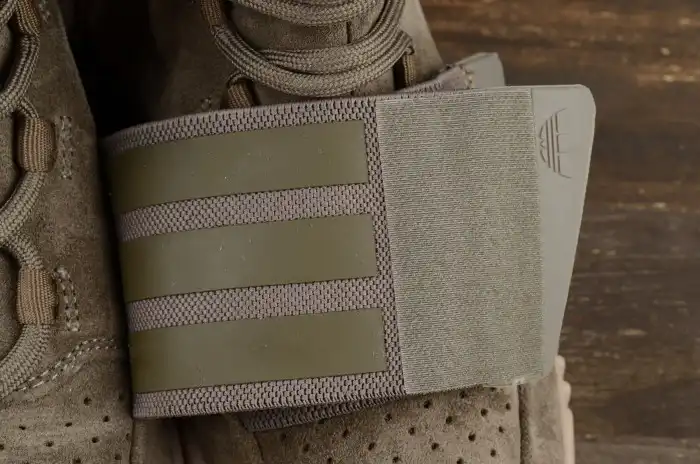 adidas Yeezy 750 Boost Light Brown BY2456 0122