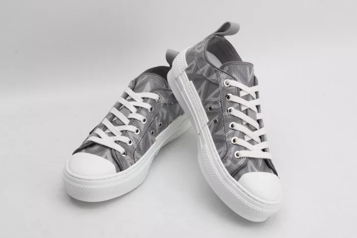 DR B23 Sneakers 0113