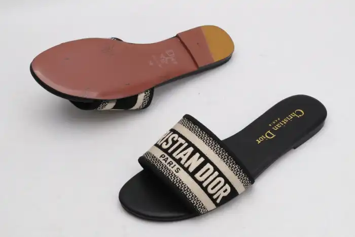 DR SLIPPERS 0128