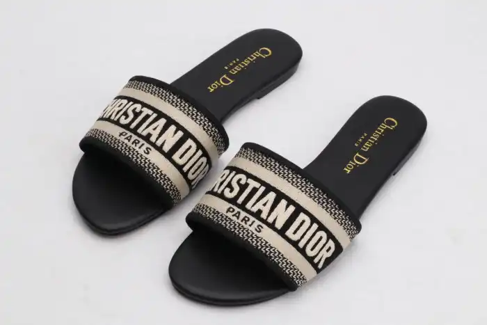 DR SLIPPERS 0128