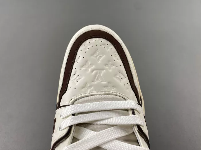 LV TRAINER SNEAKER 24052406 0118