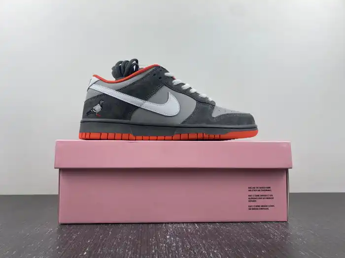 Nike SB Dunk Low Staple NYC Pigeon 304292-011 0123