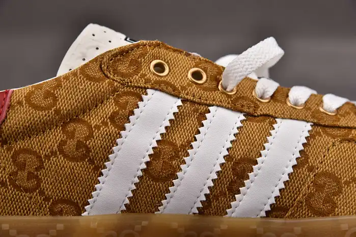 Adidas x Gucci Gazelle Sneaker Golden 0131