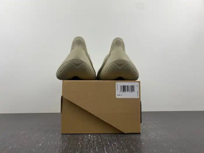 Adidas Yeezy Foam RNR Stone Salt GV6840 0127