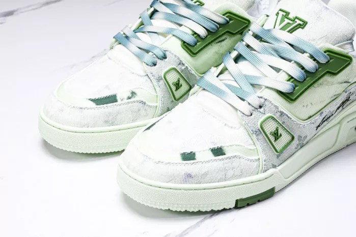 LV TRAINER SNEAKER 24070404 0118