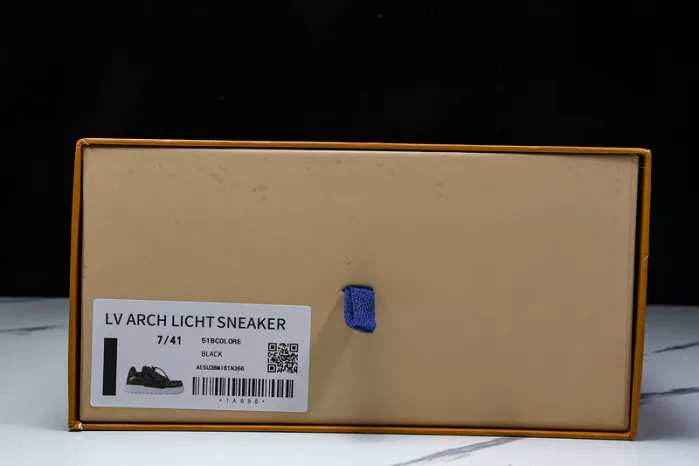 LV ARCH LIGHT SNEAKER 24111511 0118