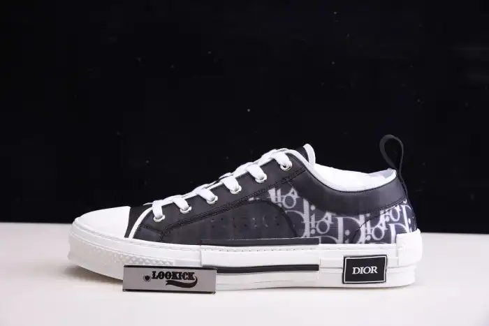 DR B23 Low Top Oblique Sneaker Black & White 0128