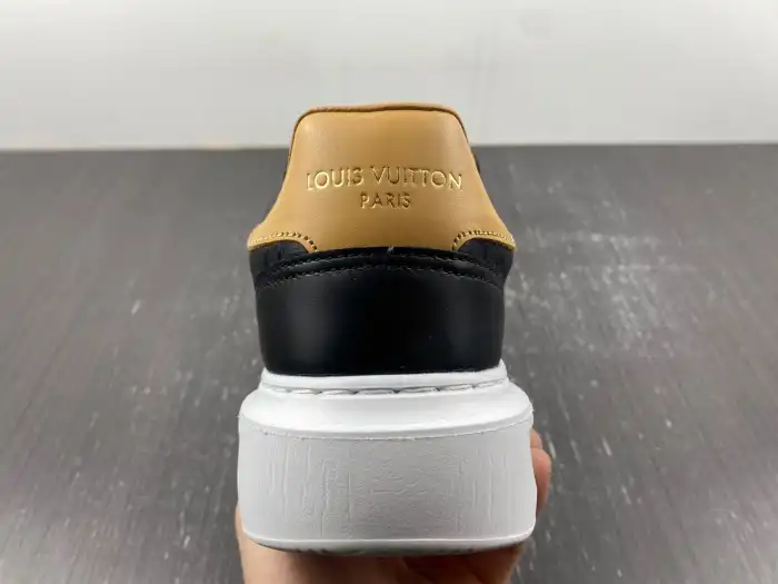 LV LOW-TOP SNEAKER 0202