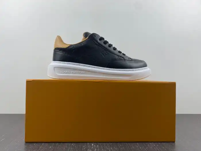 LV LOW-TOP SNEAKER 0202