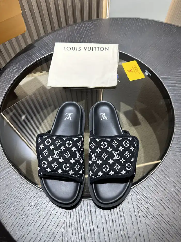 LV Miami Mule 24052708 0202