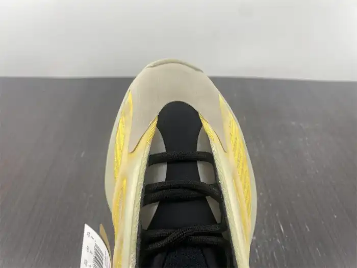 Adidas Yeezy 700 V3 Mono Safflower HP5425 0204