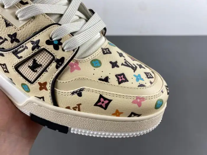 LV TRAINER SNEAKER 24072201 0202