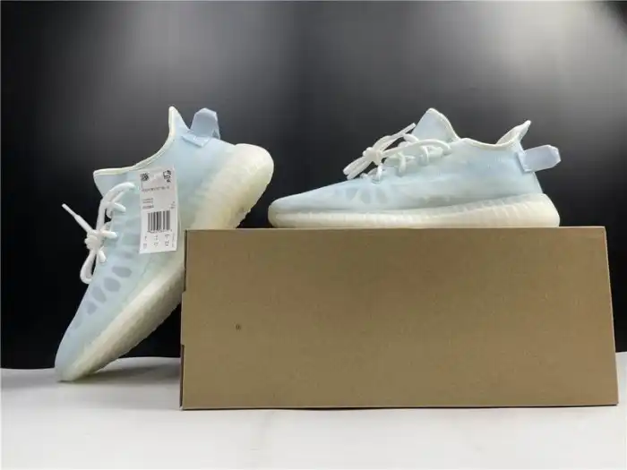 Adidas Yeezy Boost 350 V2 Mono Ice GW2869 0204