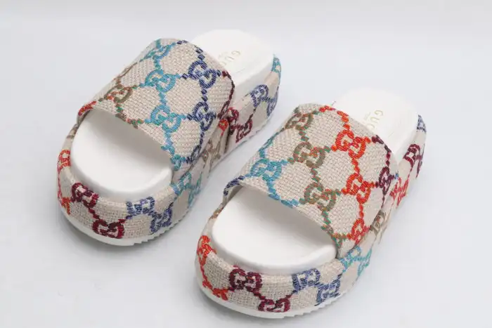 GUCC SLIPPERS 0203