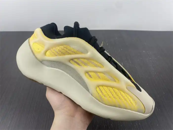 Adidas Yeezy 700 V3 Mono Safflower HP5425 0204