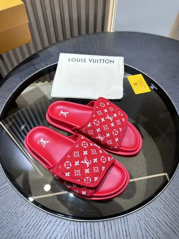 LV Miami Mule 24052711 0202