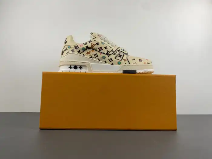 LV TRAINER SNEAKER 24072201 0202