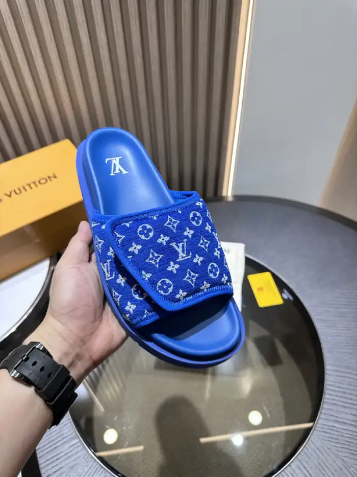 LV Miami Mule 24052709 0202