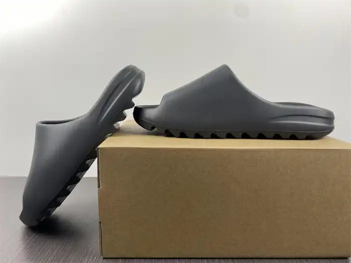 Adidas Yeezy Slide Onyx HQ6448 0205