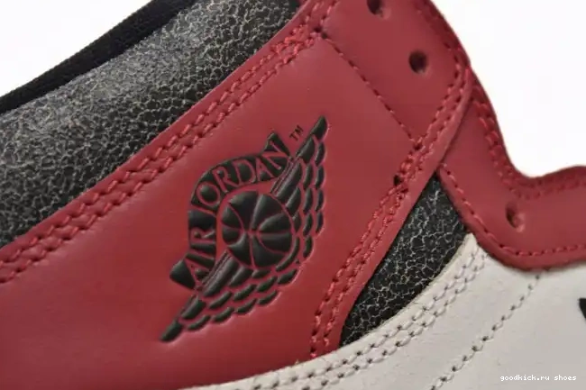 Jordan High Lost Chicago OG Retro 1 Found DZ5485-612 and 0215