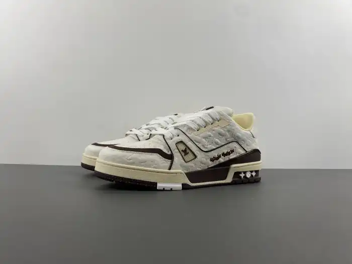 LV TRAINER SNEAKER 24052406 0202