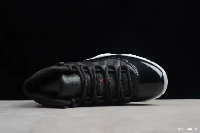 mens black 11 Retro Air 