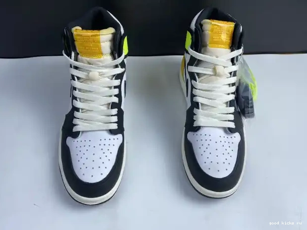 JORDAN RETRO OG 'VOLT 555088-118 AIR HIGH 1 GOLD' 0224