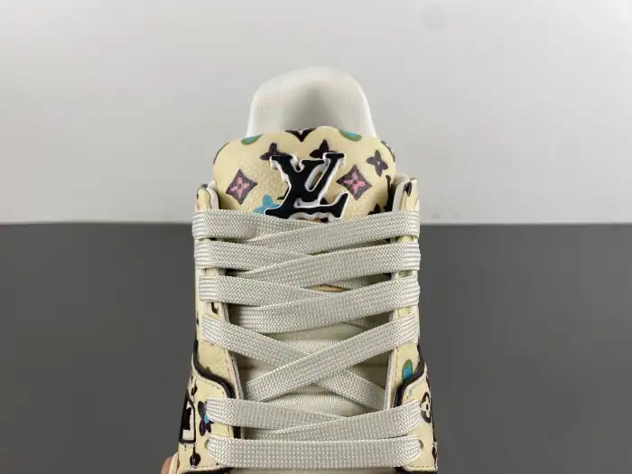 LV TRAINER SNEAKER 24072201 0202