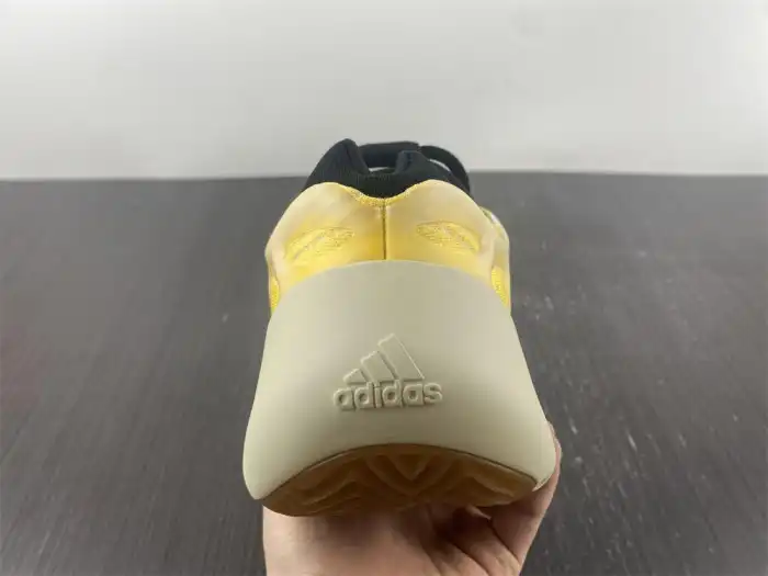 Adidas Yeezy 700 V3 Mono Safflower HP5425 0204