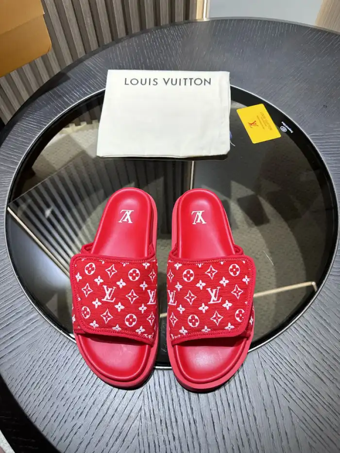 LV Miami Mule 24052711 0202