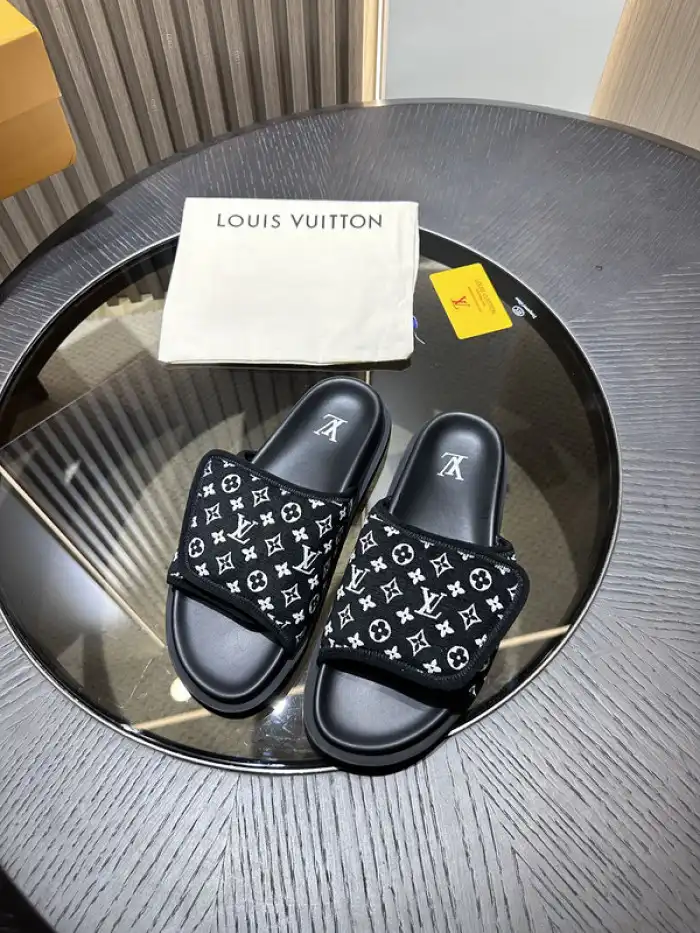 LV Miami Mule 24052708 0202