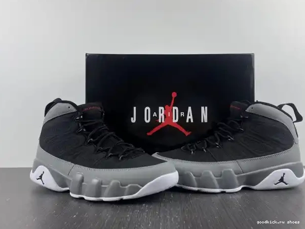 Grey 9 Particle Retro CT8019-060 Jordan 0211