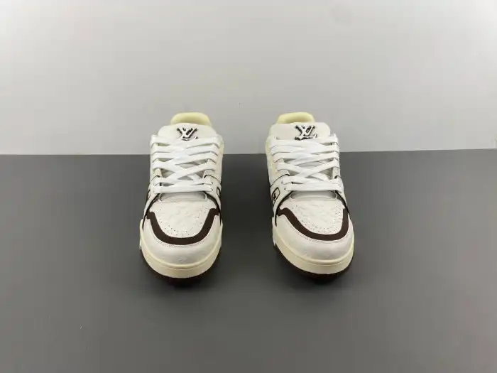 LV TRAINER SNEAKER 24052406 0202