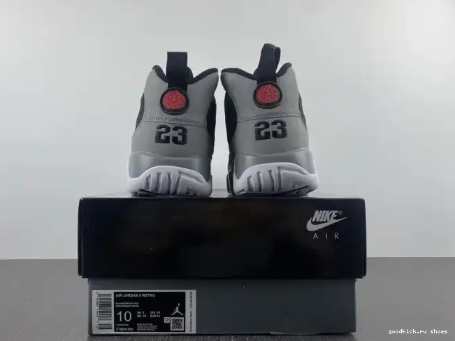 Grey 9 Particle Retro CT8019-060 Jordan 0211