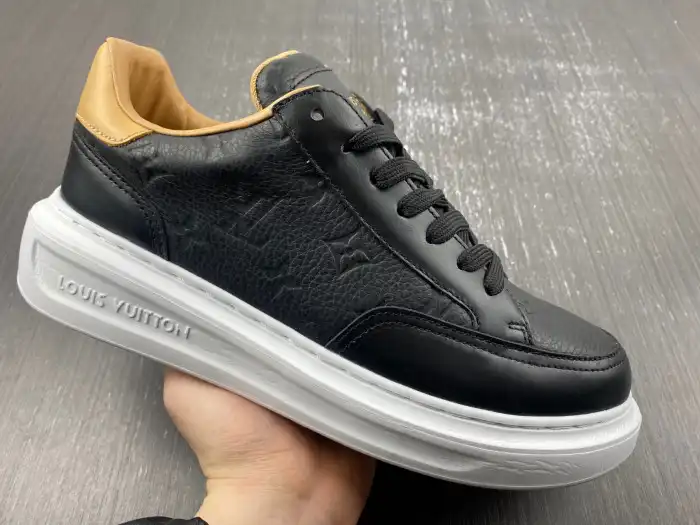 LV LOW-TOP SNEAKER 0202