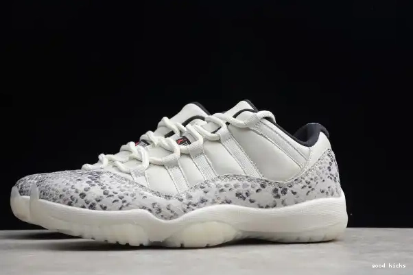 Low Jordan Snake Bone Light SE Air 11 CD6846-002 0317