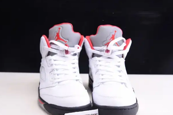 Retro DA1911-102 5 Red (2020) Tongue Silver Fire Jordan Air 0317